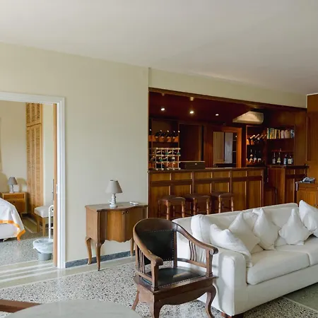 Yliana Villa *