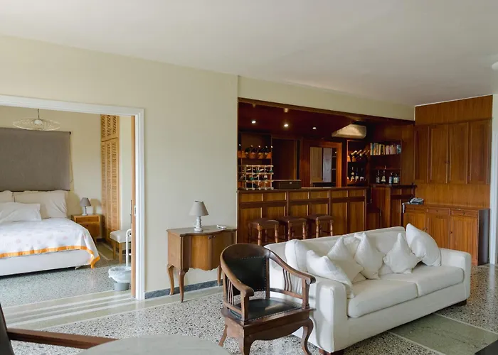 Yliana Villa *